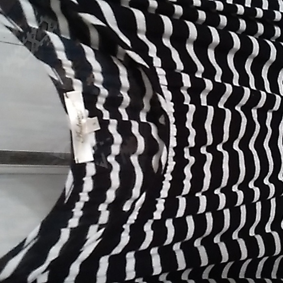 Andre By Unit Small Black&White Striped Tank Top - Picture 5 of 7